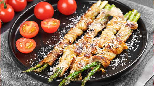 Grüner Spargel vom Grill